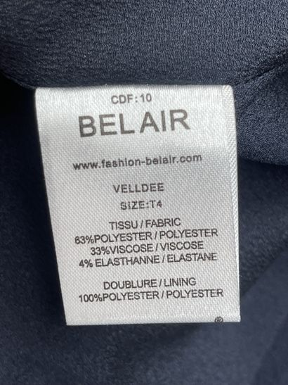 Van LAACK
Veste en laine grise.
Taille 40
ON...