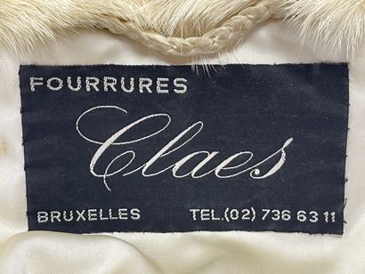 CLAES Fourrures
Blouson en vison beige, boutons...