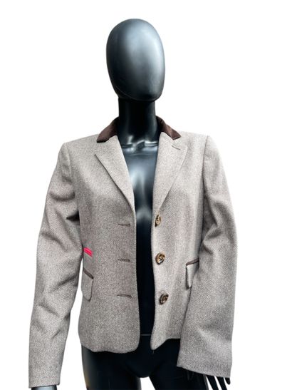 LOVE MOSCHINO
Veste en laine marron
Taille...