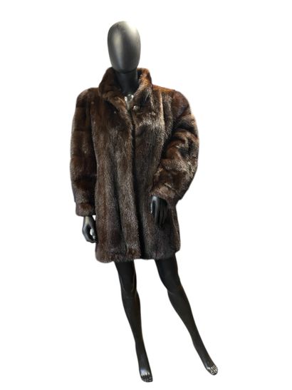 Veste en vison marron 
Taille 38 
(Bon état...