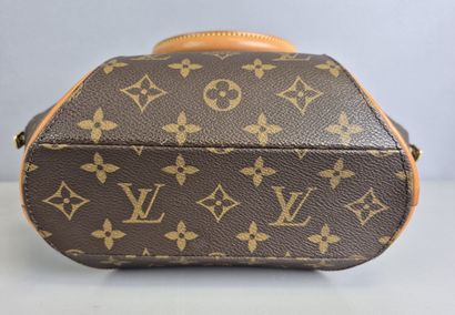 Louis VUITTON - year 1999 
21 cm 