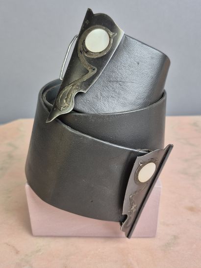 Boucle de ceinture de forme mouvementée en...