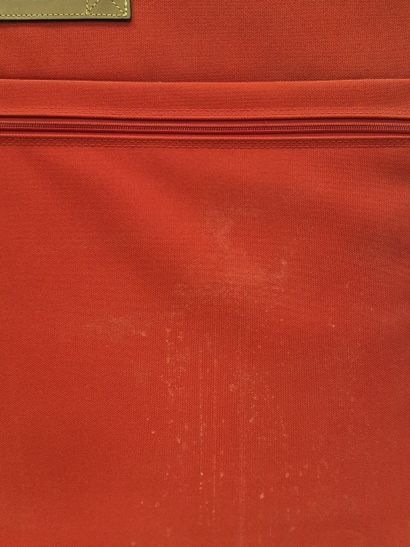 LANCEL
Valise en tissu rouge
60x75 cm
(u...