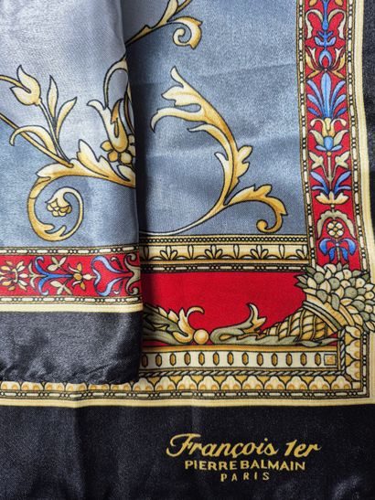 Set of two colorful scarves
- Pierre Balmain
-...
