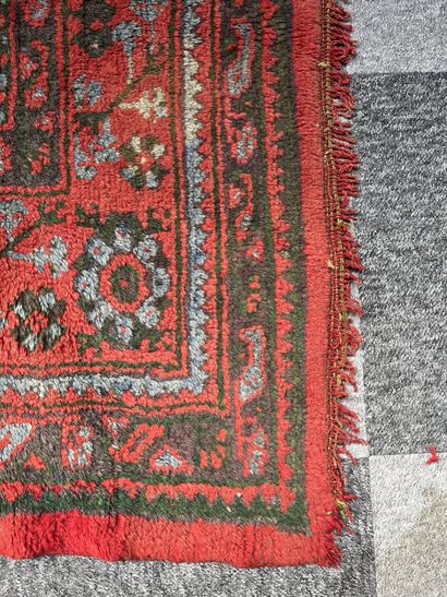 Smyrna carpet (warp, weft and wool pile),...