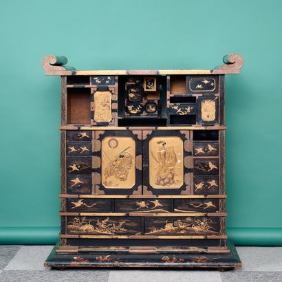 JAPON, Epoque Meiji
Cabinet de présentation...