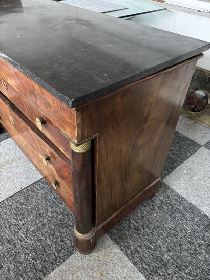 Chest of drawers in flamed mahogany veneer...