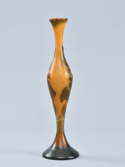 ETABLISSEMENT GALLE 
Vase de forme allongée...
