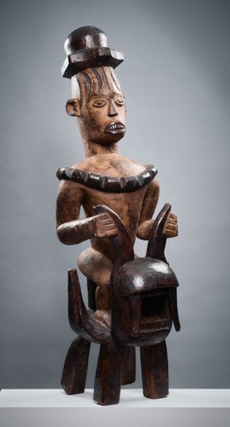 NIGERIA
Important URHOBO statue depicting...
