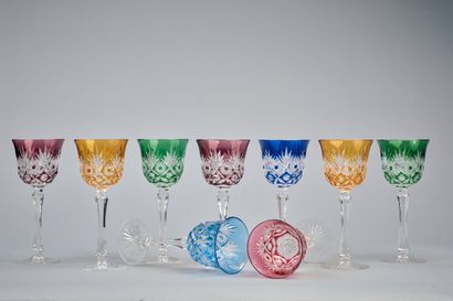 BOHÊME 
Suite de 9 verres à vin en cristal...