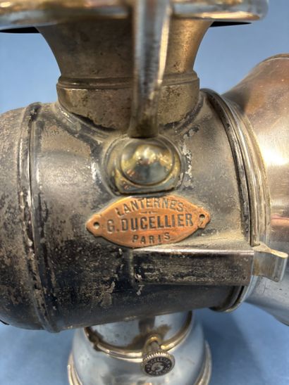 Fonds LOUBET – Automobile / Lanterne manufacturée...