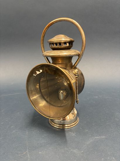 Fonds LOUBET – Automobile / Lanterne manufacturée...
