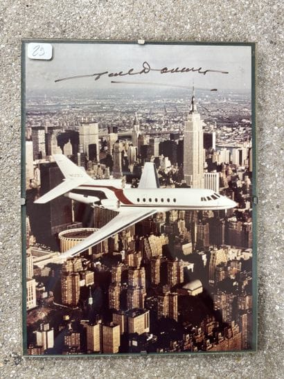 MARCEL DASSAULT. 
Sa signature sur photographie...