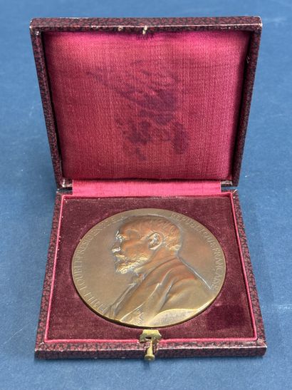 Coffret avec médaille en bronze « Emile LOUBET...