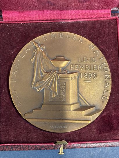 Coffret avec médaille en bronze « Emile LOUBET...