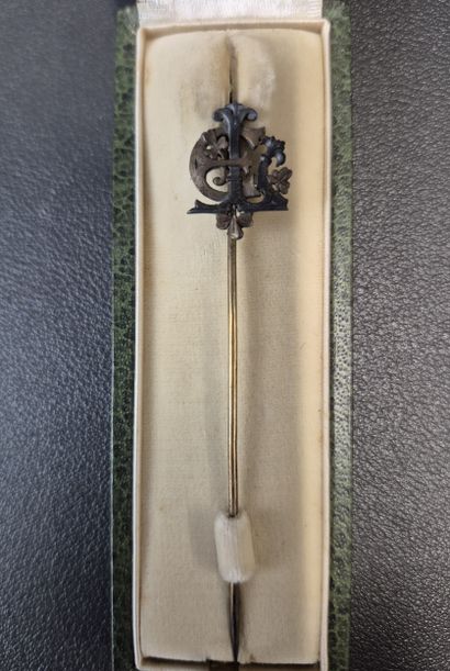 Fonds LOUBET – Objet personnel / Epingle...