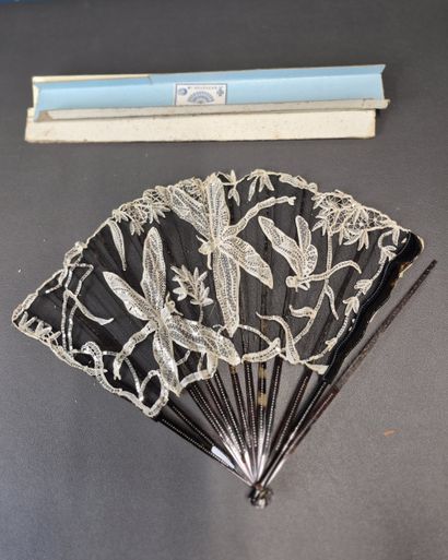 Fonds LOUBET – Eventail / Eventail de Madame...