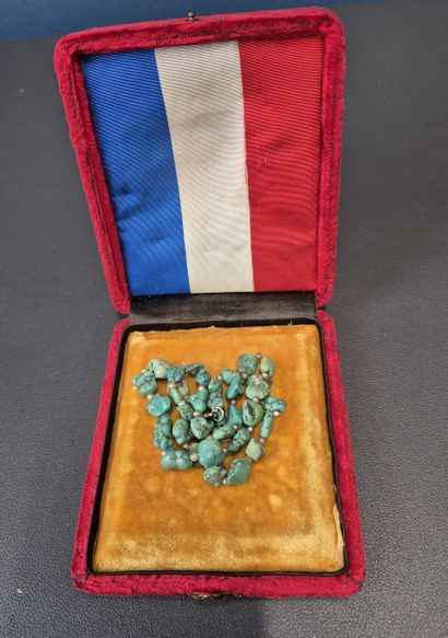 Fonds LOUBET – RUSSIE / Chapelet en turquoise...