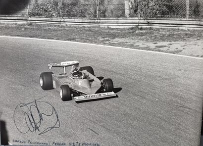 Autograph by Carlos Reutemann
Photo paper...