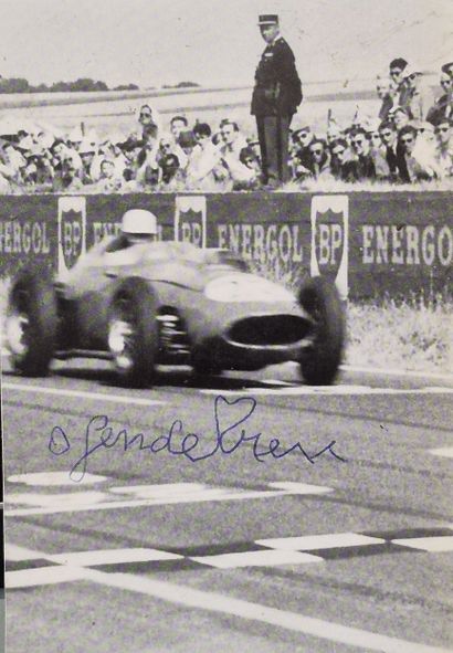 Autographed by Olivier Gendebien
Cardboard...