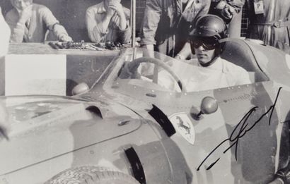 Dan Gurney's autograph
Photo paper 
Dimensions:...
