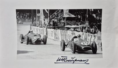 Autograph of Maurice Trintignant
Photo paper...