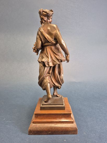 Regula subject with medallic patina depicting...