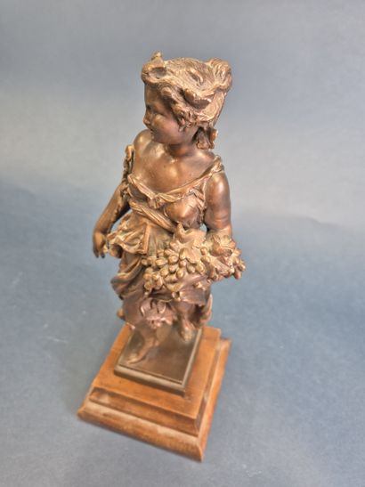 Regula subject with medallic patina depicting...