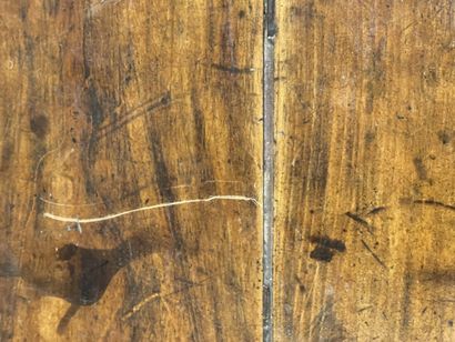 Commode en bois ouvrant par trois tiroirs...