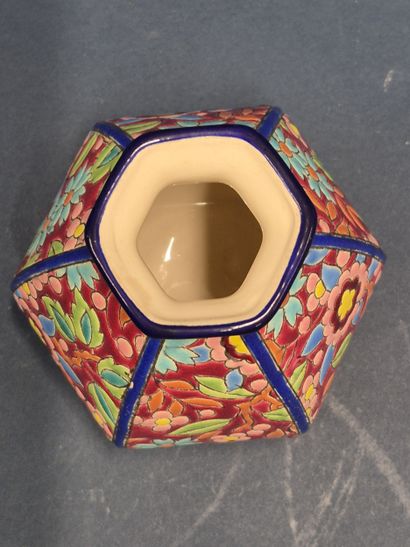 LONGWY
Glazed ceramic vase with flowers on...