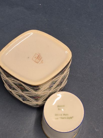 Limoges, Paris Style model
Enameled porcelain...
