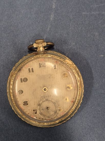 Montre à gousset en plaqué or dans un porte...