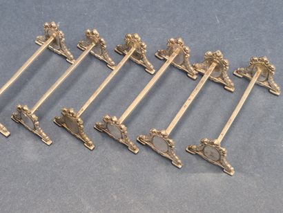 Lot de six portes couteaux en argent 800...