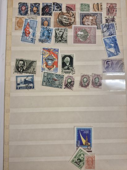 RUSSIE / URSS
dans 8 classeurs, collection...