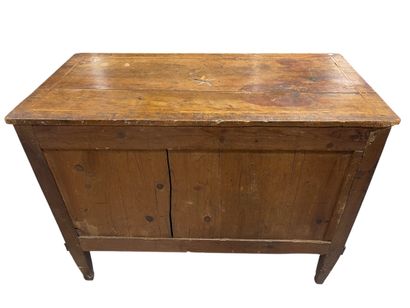 Commode ouvrant par deux tiroirs en façade,...
