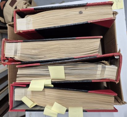 RUSSIE / URSS
dans 3 gros classeurs, collection...