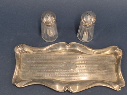 Paire de salières en verre, le bouchon en...