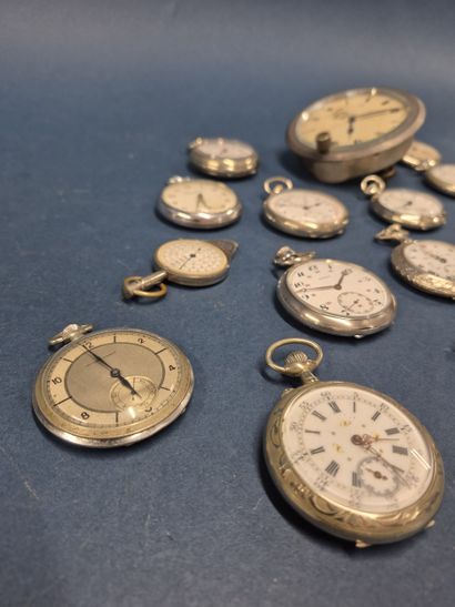 Lot de 18 montres à gousset en métal, les...