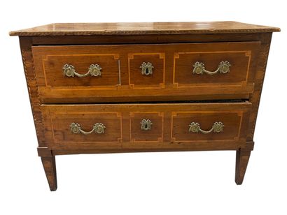 Commode ouvrant par deux tiroirs en façade,...