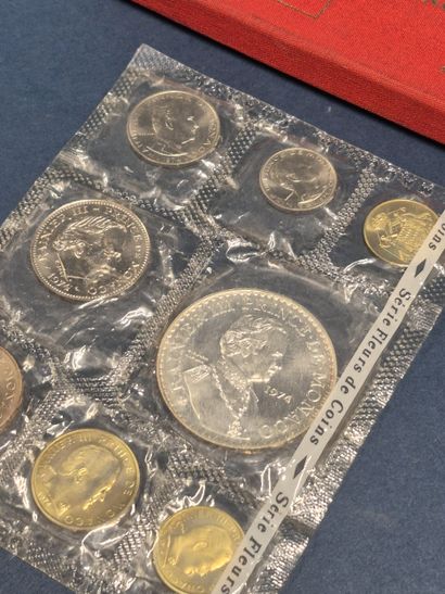 Série de pièces Fleurs de Coins Rainier III...