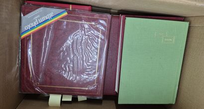 RUSSIE / URSS
dans 8 classeurs, collection...