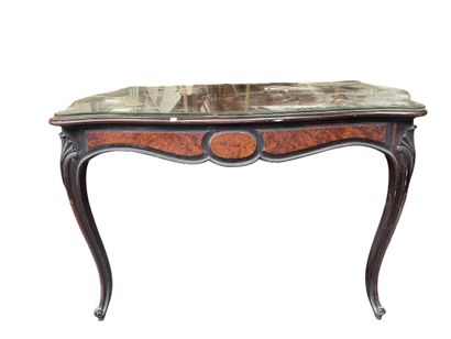 Table de forme mouvementée en bois en bois...