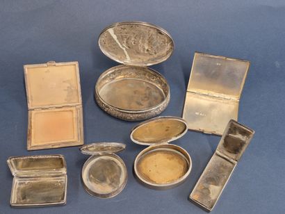 Ensemble d'objets en argent français et étranger...