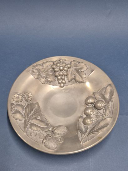 PREVOT
Lot comprising an ovoid pewter vase...