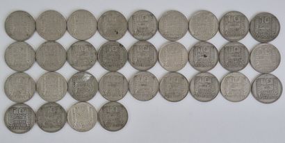 Suite de 31 pièces de 10 francs en métal...