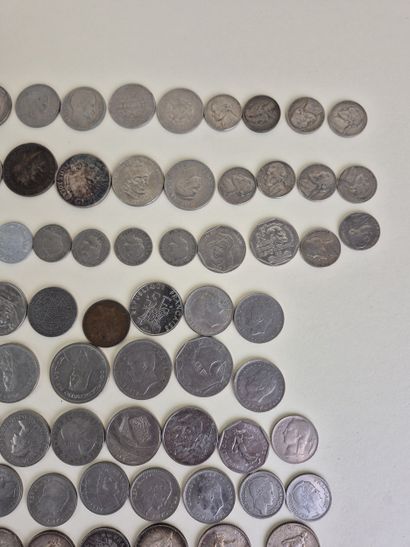 Lot de pièces en argent et métal comprenant...