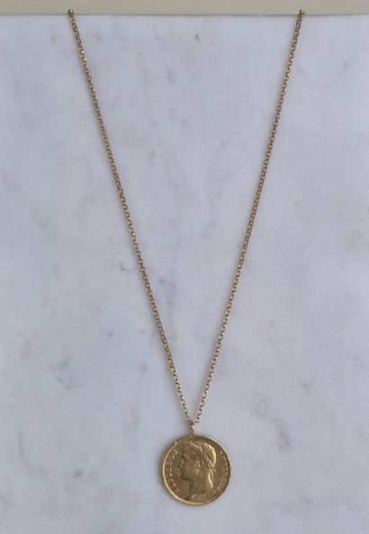 Collier pendentif en or jaune 18k 750 millièmes...