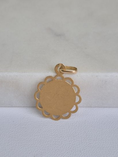 Pendentif en or jaune 18k 750 millièmes médaille...