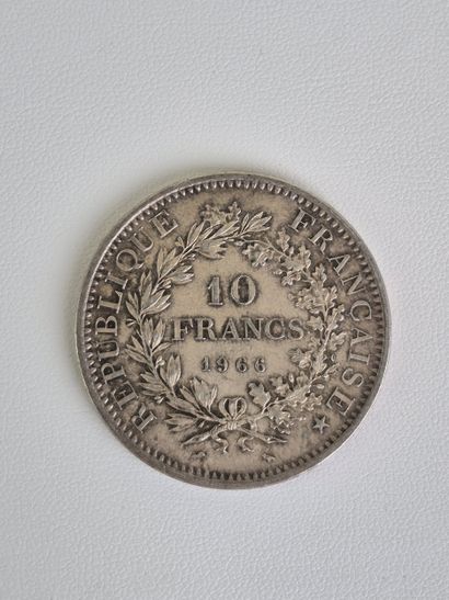 1 pièce de 10 francs en argent 
Poids : 25...