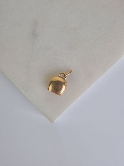 Pendentif clochette en or jaune 18k 750 millièmes....